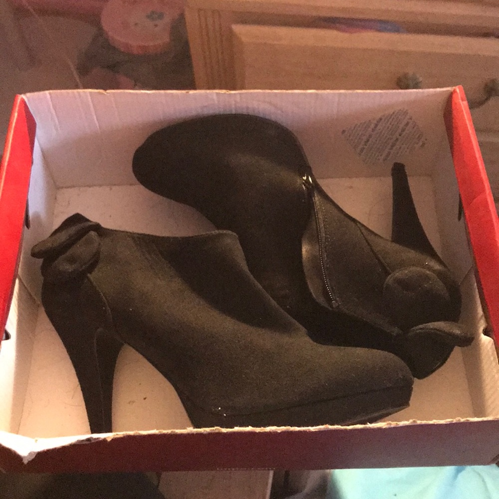 Black heels